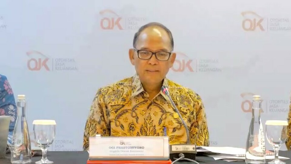 Kepala Eksekutif (KE) Pengawas Industri Keuangan Non Bank Otoritas Jasa Keuangan (IKNB OJK) Ogi Prastomiyono dalam konferensi pers daring pengumuman pencabutan izin usaha (CIU) PT PT Asuransi Jiwa Adisarana Wanaartha (Wanaartha Life/PT WAL), Senin (5/12). (Prisma Ardianto/Investor Daily) 