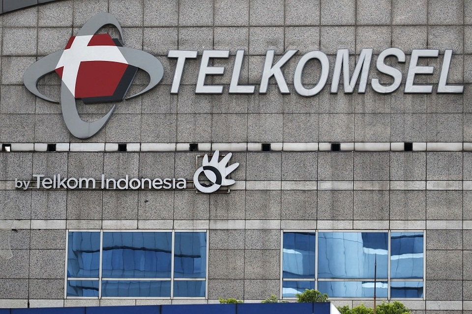 Ilustrasi Telkomsel. (REUTERS/Garry Lotulung)