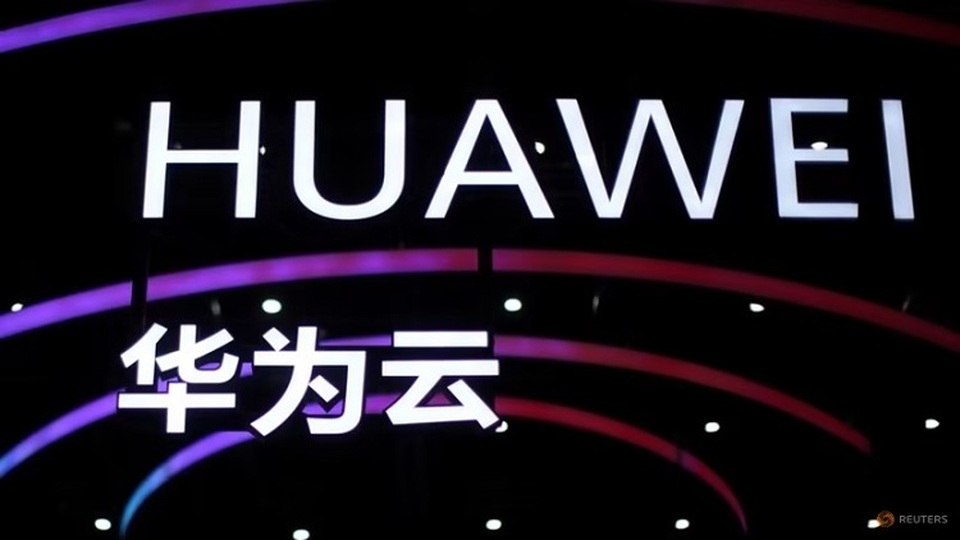 Surat yang membentuk nama produsen peralatan telekomunikasi dan ponsel pintar Tiongkok Huawei terlihat selama Huawei Connect di Shanghai, Tiongkok pada 23 September 2020. (Foto: REUTERS/Aly Song/File Foto)