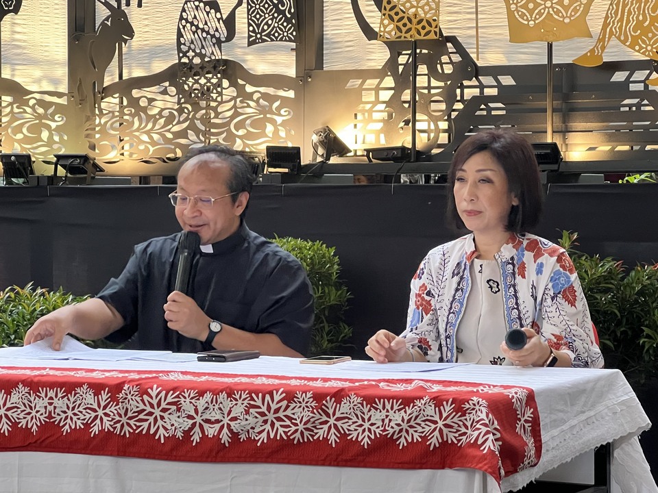 Gereja Katedral siap menggelar misa malam Natal besok. Demikian penjelasan Pastor Kepala Gereja Katedral Jakarta Romo Albertus Hani Rudi Hartoko 