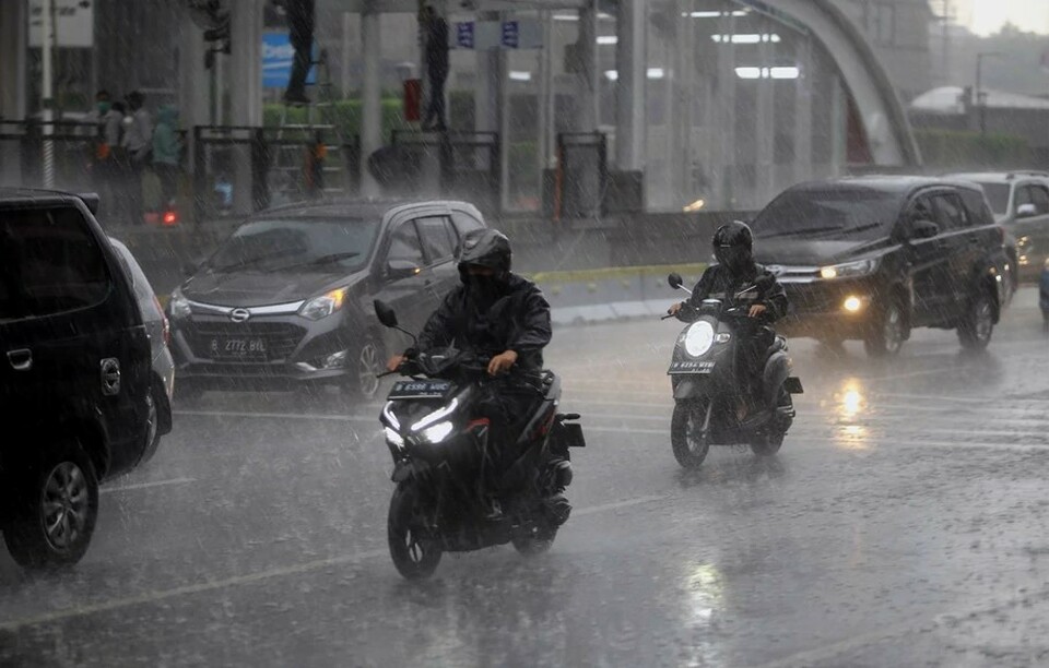 Hujan lebat di Jakarta.