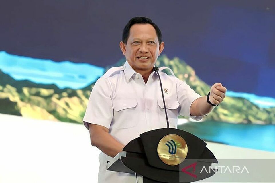 Mendagri Muhammad Tito Karnavian menerbitkan Inmendagri tentang Penghentian PPKM
Sumber: Antara