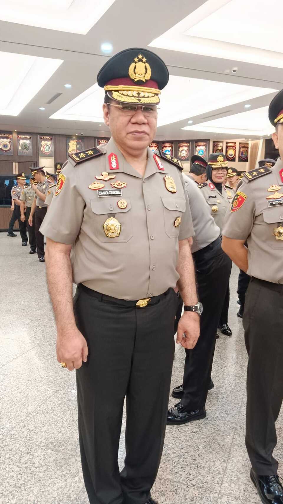 Irjen Pol Daniel Hyronimus Bolly Tifaona, SIK, M.Si, penyidik utama Otoritas Jasa Keuangan (OJK). 