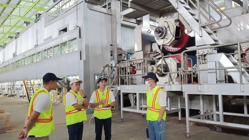 PT Alkindo Naratama Tbk (ALDO) memulai proses commissioning mesin-mesin baru untuk meningkatkan kapasitas produksi kertas coklat berbahan daur ulang (recycled brown paper). (Ist)