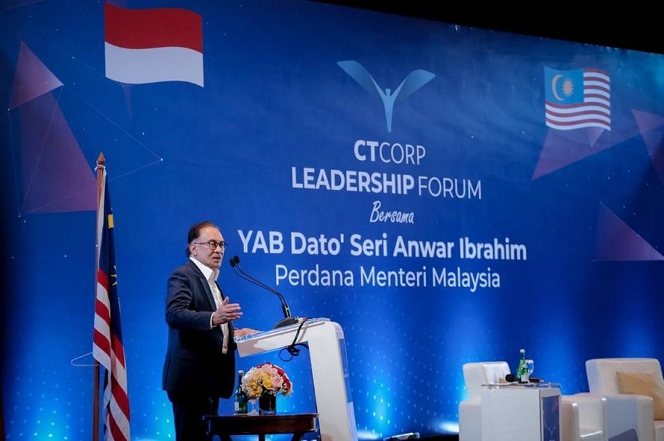 Perdana Menteri Malaysia Anwar Ibrahim saat menjadi pembicara dalam CT Corp Leadership Forum di Jakarta, Senin (9/1/2023). (Foto: Humas Menpan-RB/Humas Menparekraf)