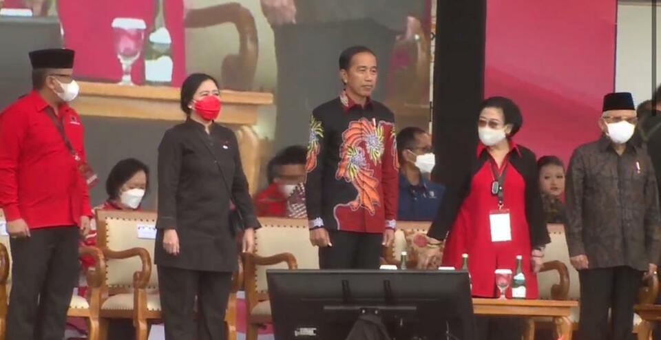 Presiden Joko Widodo dan Wapres KH Ma'ruf Amin, didampingi Ketua Umum PDI-P Megawati Soekarnoputri, Ketua DPP PDI-P Puan Maharani, dan Sekjen PDI-P Hasto Kristiyanto, menghadiri peringatan HUT ke-50 PDI-P, di JIExpo Kemayoran, Jakarta, Selasa, 10 Januari 2023.