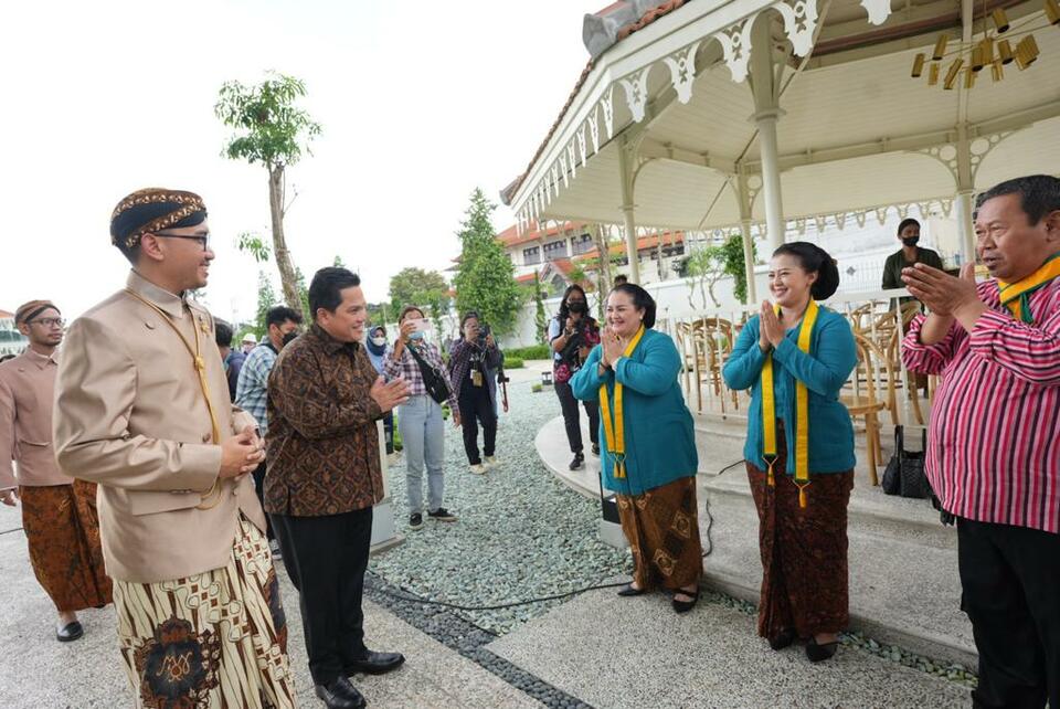 Menteri BUMN Erick Thohir menghadiri acara peresmian Taman Pracima atau Pracima Tuin di dalam komplek Pura Mangkunegaran.