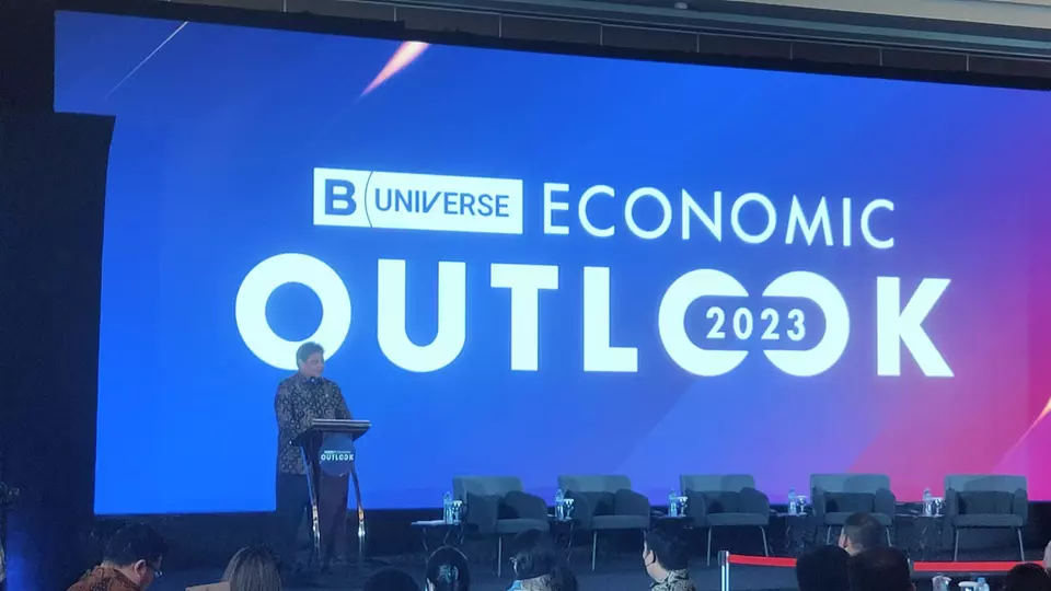 Menteri Koordinator Bidang Perekonomian Airlangga Hartarto dalam acara B-Universe Economic Outlook 2023, di Hotel JS Luwansa, Jakarta, Selasa, 14 Februari 2023.