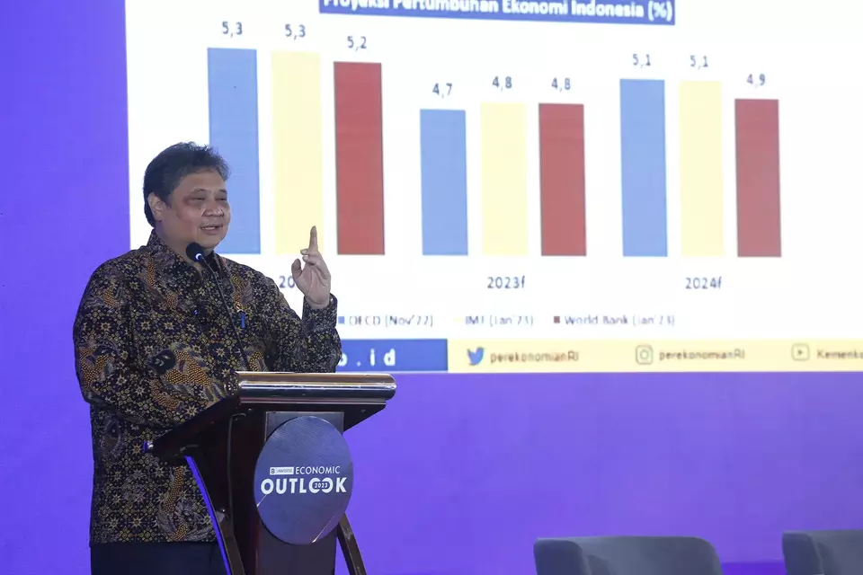 Menteri Koordinator Bidang Perekonomian Airlangga Hartarto memberikan keynote speech saat acara B-Universe Economic Outlook 2023, Jakarta, Selasa (14/2/2023). (B-Universe Photo/David Gita Roza)