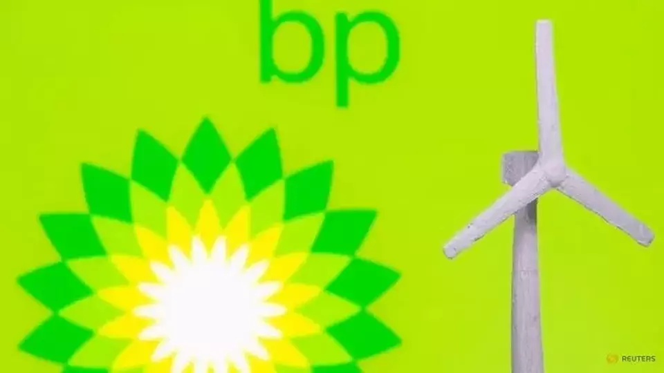 Logo BP (British Petroleum) difoto pada 11 Agustus 2021. (Foto: REUTERS/Dado Ruvic/File Foto)