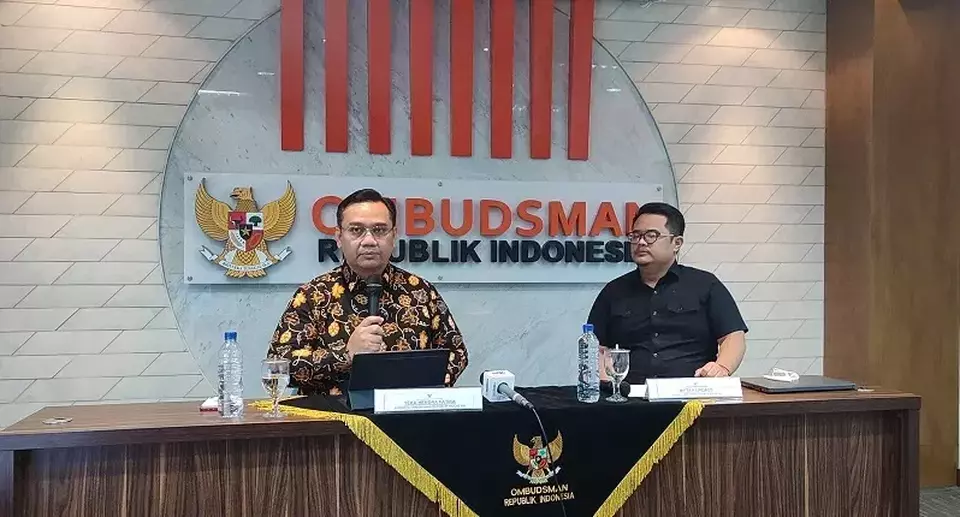 Anggota Ombudsman Yeka Hendra Fatika (kiri).