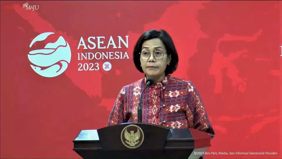 Menteri Keuangan Sri Mulyani Indrawati dalam konferensi pers usai Rapat Terbatas tentang Kerangka Ekonomi Makro dan Pokok-Pokok Kebijakan Fiskal (KEM-PPKF) 2024 pada Senin (20/2/2023).