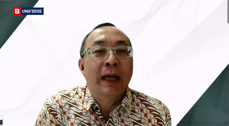 Direktur PT infovesta Utama, Parto Kawito, saat menjadi nasa sumber dalam diskusi panel dengan tema Reksa Dana Pilihan di Era Suku Bunga Tinggi, yang digelar Majalah Investor dalam rangka pemberian penghargaan Best Mutual Fund Award 2023, Senin (27/3/2023). 