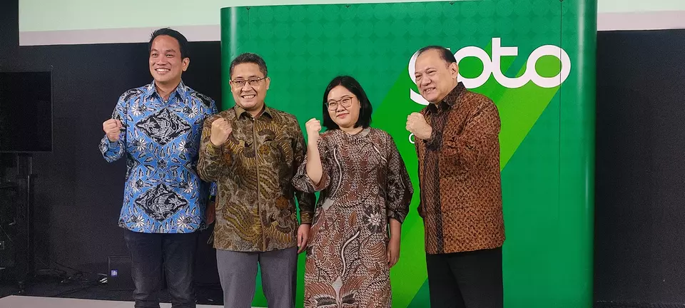 CEO GoTo Andre Soelistyo, Kepala LPEM FEB UI Chaikal Nuryakin, Peneliti LPEM FEB UI Prani Sastiono, dan Komisaris GoTo Agus D.W. Martowardojo 