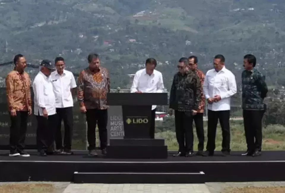 Kawasan Ekonomi Khusus (KEK) Lido dinyatakan resmi beroperasi pada Jumat (31/3/2023) dengan ditandatanganinya prasasti oleh Presiden Joko Widodo (Jokowi), didampingi Chairman MNC Group, Hary Tanoesoedibjo. Ist