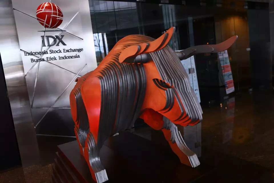 Patung Banteng Wulung yang menjadi ikon Bursa Efek Indonesia (BEI), di Jakarta. (B-Universe Photo/Mohammad Defrizal) 