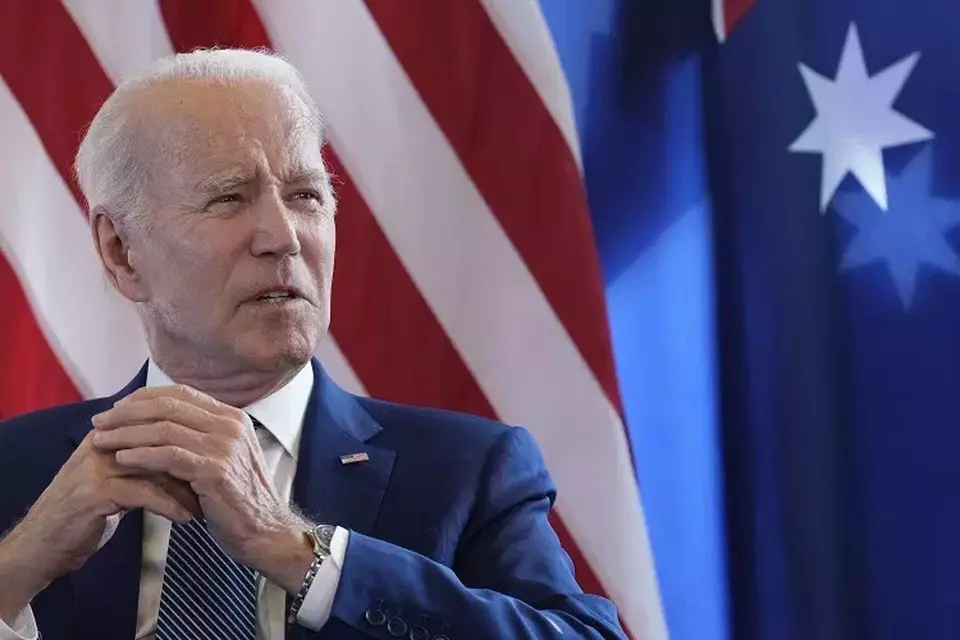 Presiden Amerika Serikat (AS) Joe Biden menjelang pertemuan bilateral dengan Perdana Menteri Australia Anthony Albanese di sela-sela KTT G7 di Hiroshima, Jepang pada 20 Mei 2023. (Foto: AP/Susan Walsh, File)
