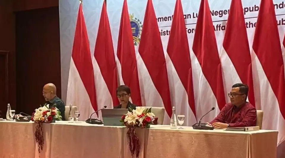 Menlu RI Retno Marsudi menyampaikan keterangan pers tentang penyelenggaraan Pertemuan Para Menlu ASEAN (AMM/PMC) di Jakarta, Jumat (7/7/2023). (Foto: ANTARA/Yashinta Difa)