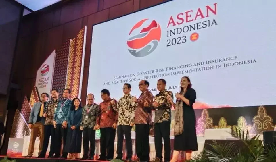 Para pembicara seminar bertajuk "Disaster Risk Financing and Insurance and Adaptive Social Protection Implementation in Indonesia" yang digelar Kemenkeu RI di Yogyakarta, Senin (10/7/2023).(Foto: ANTARA/Luqman Hakim/aa)