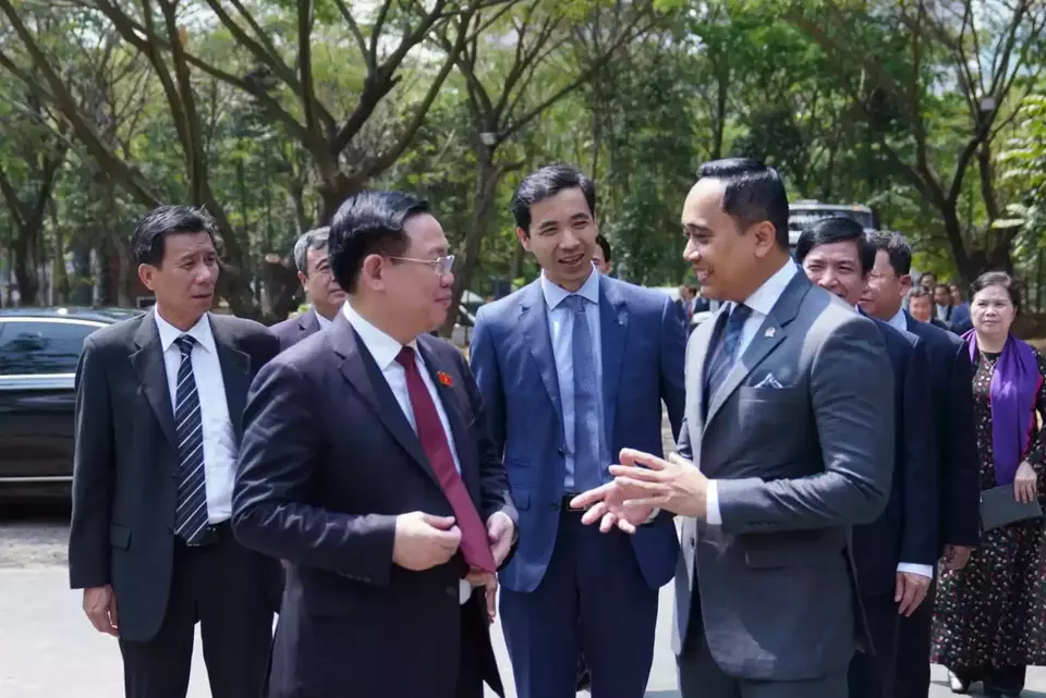 Putu Supadma Rudana, Ketua Desk Kerjasama Regional BKSAP DPR RI Menerima dan menyambut ketua parlemen Vietnam, Vuong Dinh Hue pada kegiatan jamuan makan siang di Plataran Hutan Kota bersama Ketua DPR.