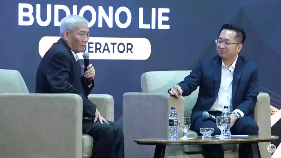 Lo Kheng Hong (kiri) dan Budiono Lie (kanan) di acara Talkshow Bersama Warren Buffett Indonesia.(Youtube WinMax Gallery)