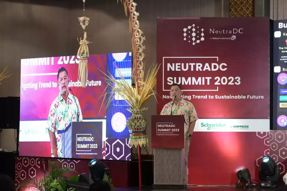 Direktur Wholesale & International Service Telkom, Bogi Witjaksono memberikan paparan dalam acara NeutraDC Summit 2023, Senin (5/9/2023), di Bali.