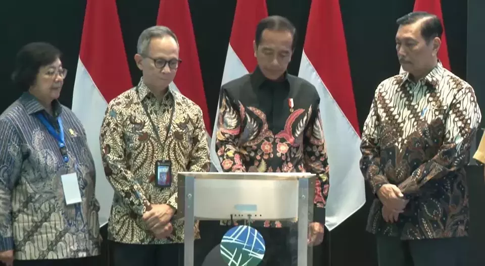 Presiden Joko Widodo (Jokowi) saat meresmikan Bursa Karbon Indonesia (IDXCarbon) di main hall Bursa Efek Indonesia (BEI), Selasa (26/9/2023).
