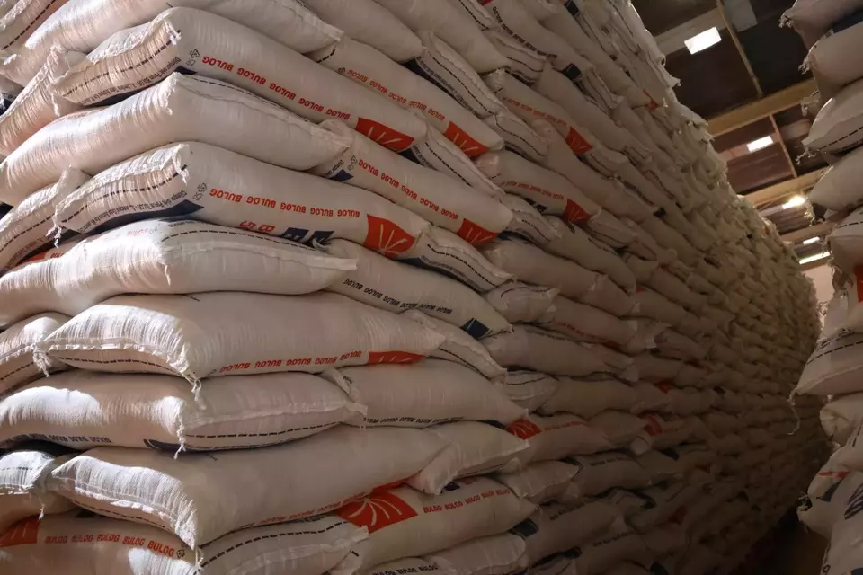 Stok beras di salah satu gudang Perum Bulog (Foto : Istimewa)
