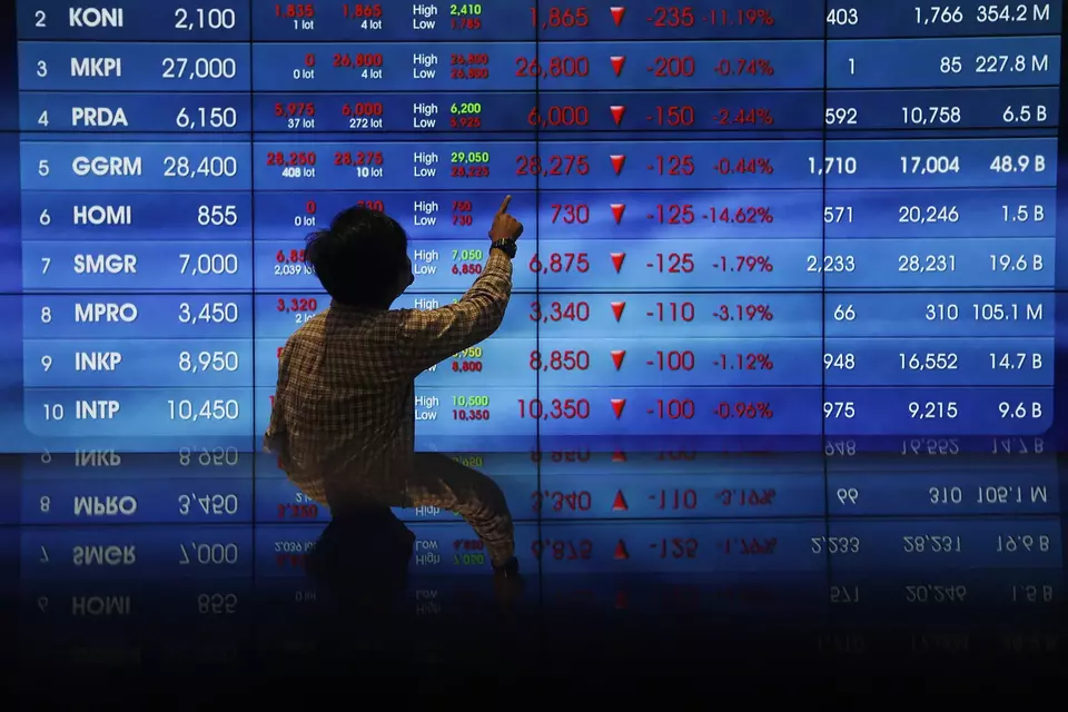Investor berada di galeri Bursa Efek Indonesia, Jakarta. (Investor Daily/David Gita Roza)