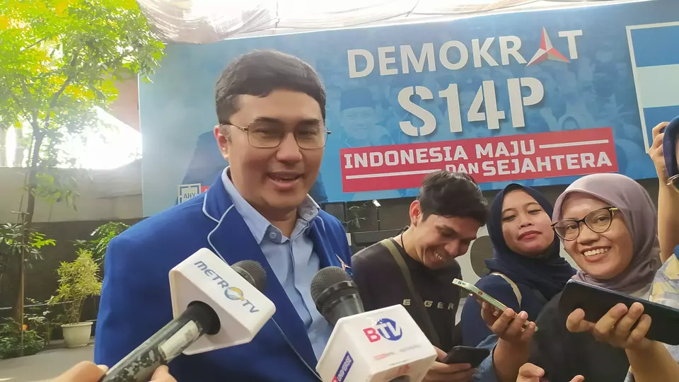 Juru Bicara Partai Demokrat  Herzaky Mahendra Putra saat memberi keterangan kepada wartawan, di Kantor DPP Partai Demokrat, Rabu (24/04/2024)