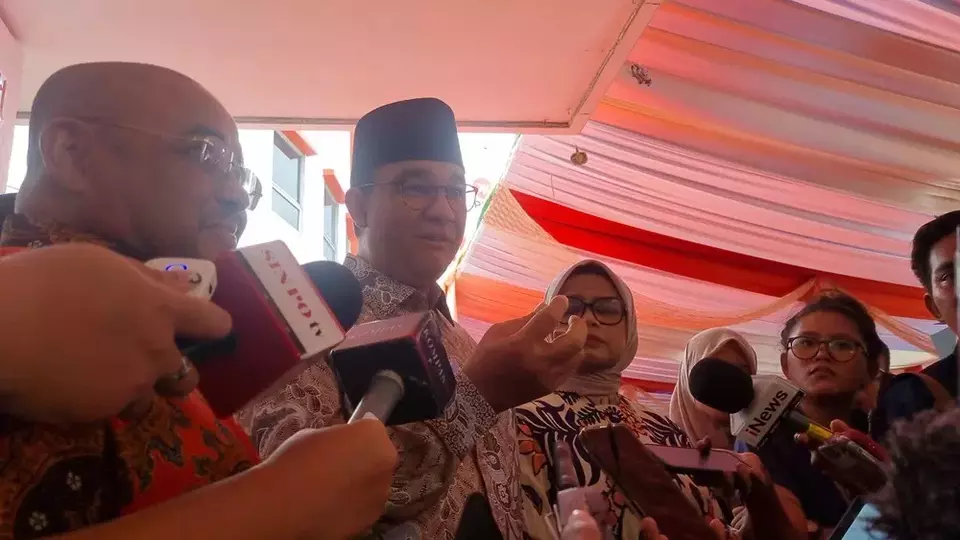 Anies Baswedan usai menghadiri halal bihalal dan tasyakuran milad PKS, Sabtu (27/4/2024). (Foto: B Universe/ Maria Gabrielle)