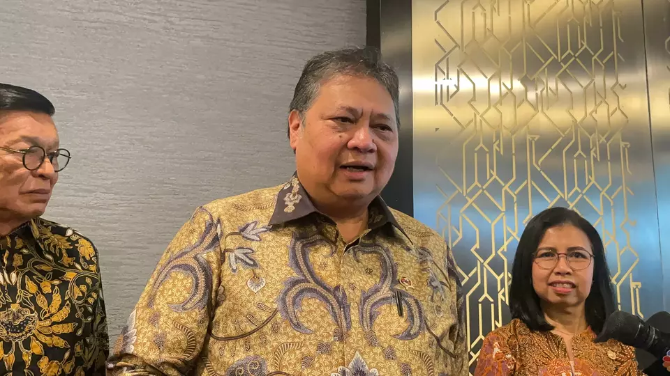 Menko Perekonomian Airlangga Hartarto saat menyampaikan pernyataan kepada media, Kamis (30/05/24)