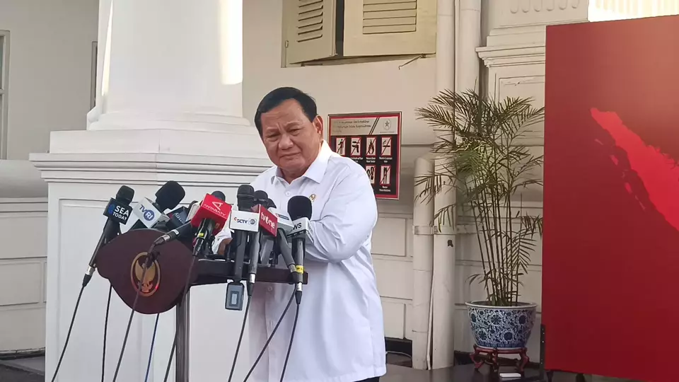 Menteri Pertahanan Prabowo Subianto menyampaikan keterangan di Istana Merdeka, Kamis (13/6/24) usai menghadiri KTT di Yordania, 