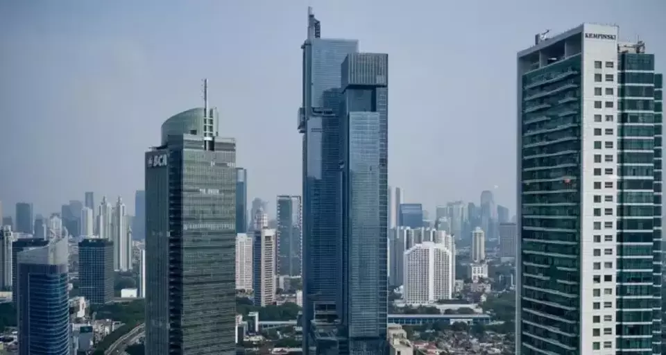 Kawasan bisnis di Jakarta pada jam sibuk sore hari pada 5 Juli 2024. (Foto: AFP/Bay Ismoyo)