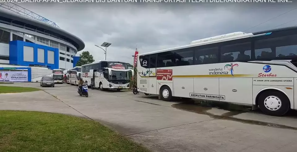 Kementerian Perhubungan memberangkatkan 97 armada bus pariwisata dari Jawa untuk membantu sarana transportasi peserta upacara dan panitia HUT Kemerdekaan RI ke-79 di IKN