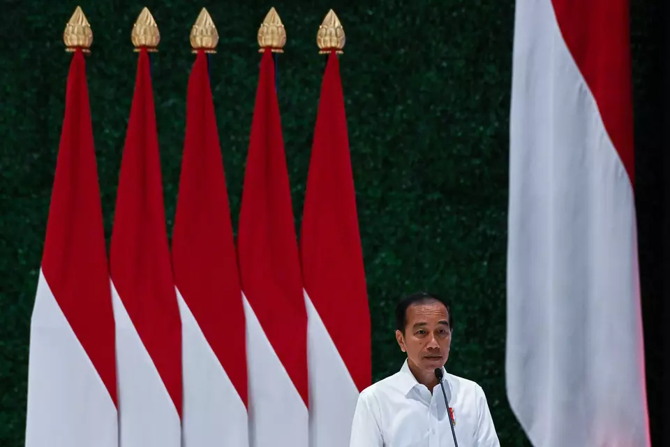 Presiden Joko Widodo menyampaikan pengarahan kepada kepala daerah seluruh Indonesia di Istana Negara, Ibu Kota Nusantara (IKN), Penajam Paser Utara, Kalimantan Timur, Selasa (13/8/2024). (ANTARA FOTO/Sigid Kurniawan/rwa)