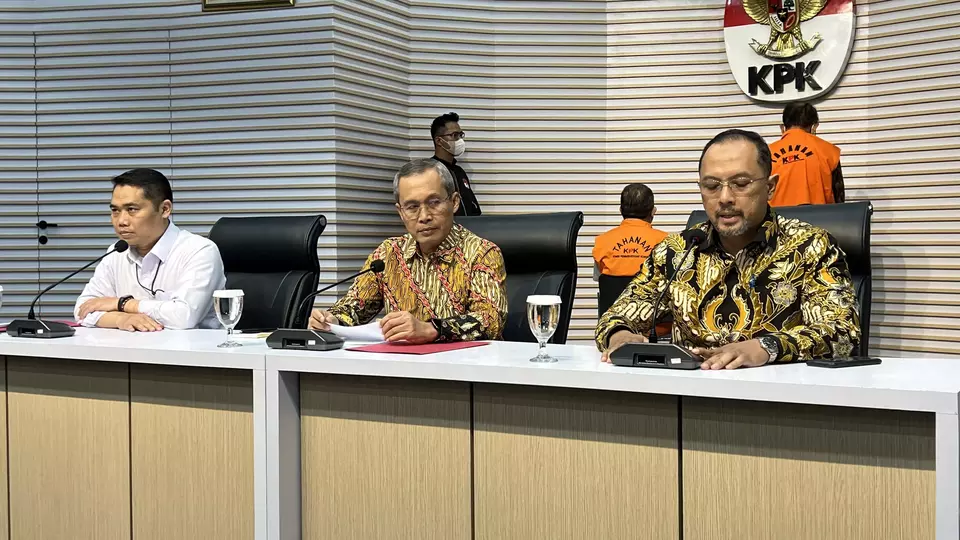Konferensi pers penahanan tersangka pembayaran komisi agen oleh PT Asuransi Jasa Indonesia (Persero) atau Jasindo tahun 2017-2020 di Gedung Merah Putih KPK, Jakarta, Selasa (27/8/2024)