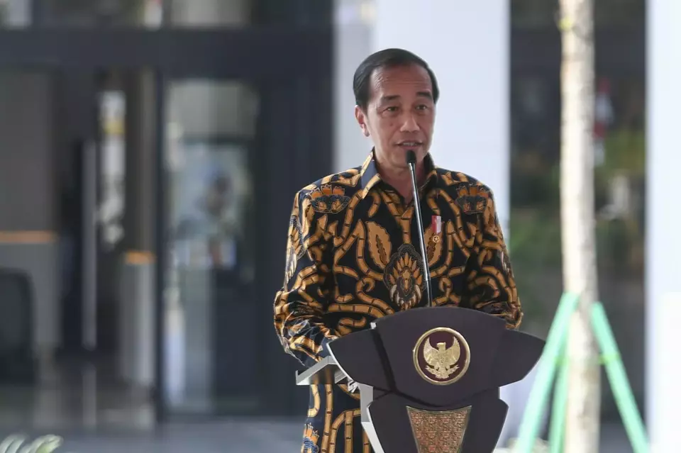 Presiden Joko Widodo menyampaikan sambutan saat meresmikan Gedung Pelayanan Kanker Ibu dan Anak RSK Dharmais di Jakarta, Jumat (30/8/2024). (ANTARA FOTO/Hafidz Mubarak A/foc)