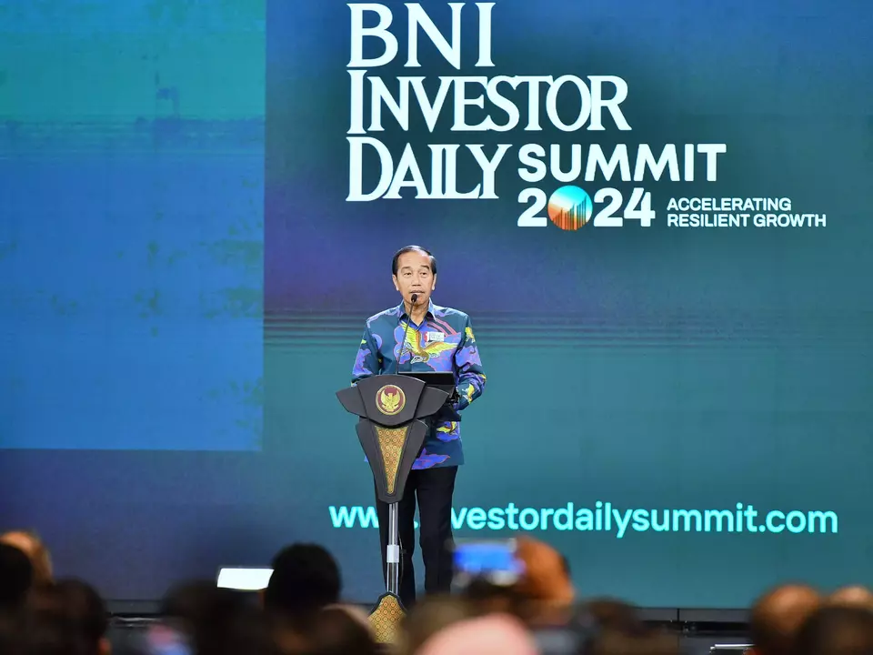 Presiden Joko Widodo (Jokowi) saat memberi sambutan dalam acara BNI Investor Daily Summit 2024 di Jakarta Convention Center (JCC), Senayan, Jakarta, pada Selasa, (8/10/2024). (Biro Pers Sekretariat Presiden/Vico)