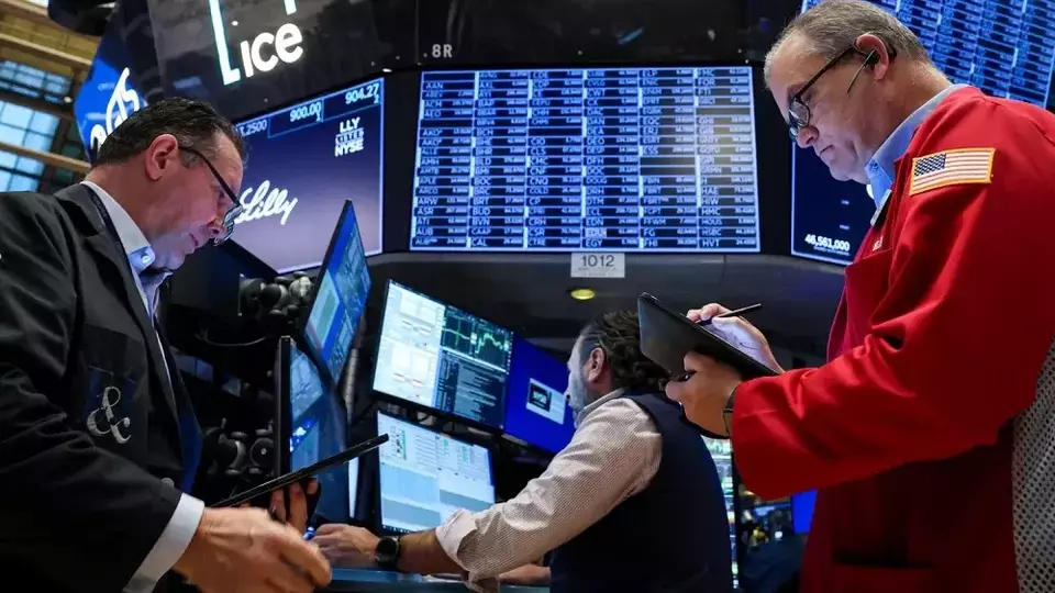 ilustrasi perdagangan saham di Wall Strret (Foto: Brendan McDermid/ Reuters)