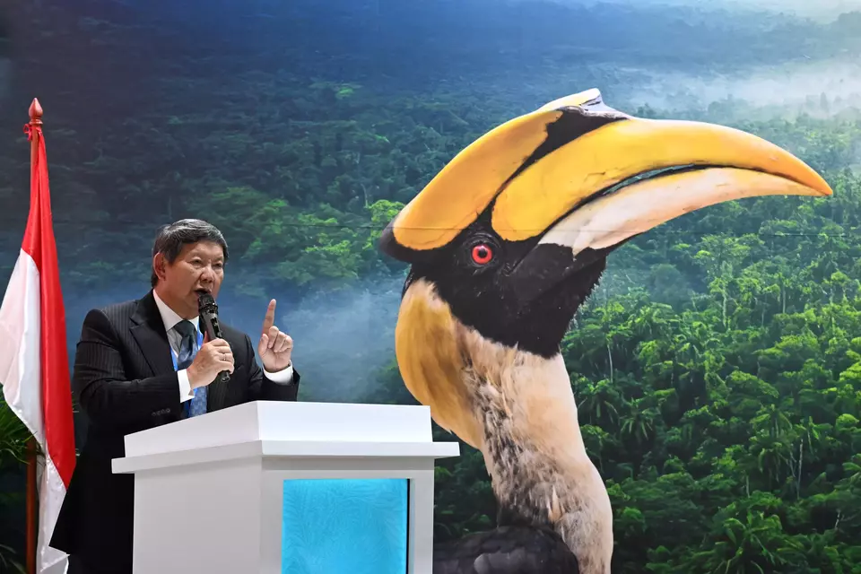 Utusan Khusus Presiden pada Konferensi Perubahan Iklim PBB ke-29 (COP29 UNFCCC) Hashim Djojohadikusumo menyampaikan paparan saat pembukaan Paviliun Indonesia di Konferensi Perubahan Iklim (COP29 UNFCCC) Baku, Azerbaijan, Senin (11/11/2024). (ANTARA FOTO/Andika Wahyu)