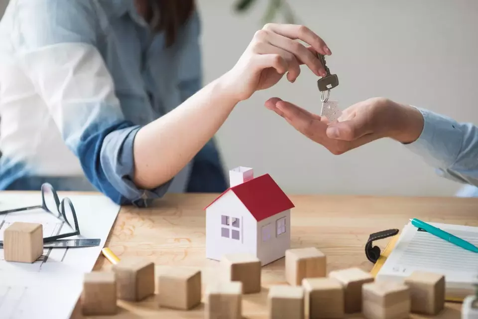 Ilustrasi asuransi properti. (Freepik)