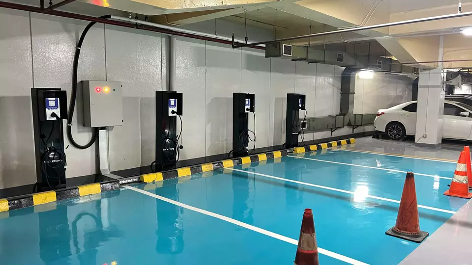 Terra Charge, Stasiun Pengisian Kendaraan Listrik Umum (SPKLU)  dari Jepang di Indonesia memperluas jangkauannya dengan kemitraan strategis bersama Plaza Mandiri.