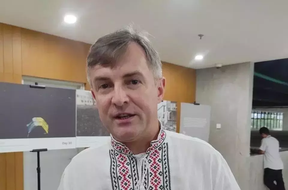 Duta Besar (Dubes) Ukraina untuk Indonesia Vasyl Hamianin pada acara peringatan 1.000 hari sserangan Rusia ke Ukraina di Jakarta, Rabu (20/11/2024). (Foto: ANTARA/Asri Mayang Sari)
