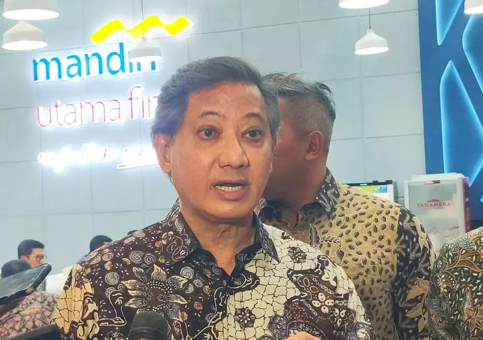 Direktur Utama PT Mandiri Utama Finance, Stanley Setia Atmadja dalam acara Mandiri Utama Finance Gaikindo Jakarta Auto Week (MUF GJAW) 2024 di Indonesia Convention Exhibition (ICE) BSD, Tangerang, pada Jumat (22/11/2024). (B-Universe Photo/Hendro Situmorang)