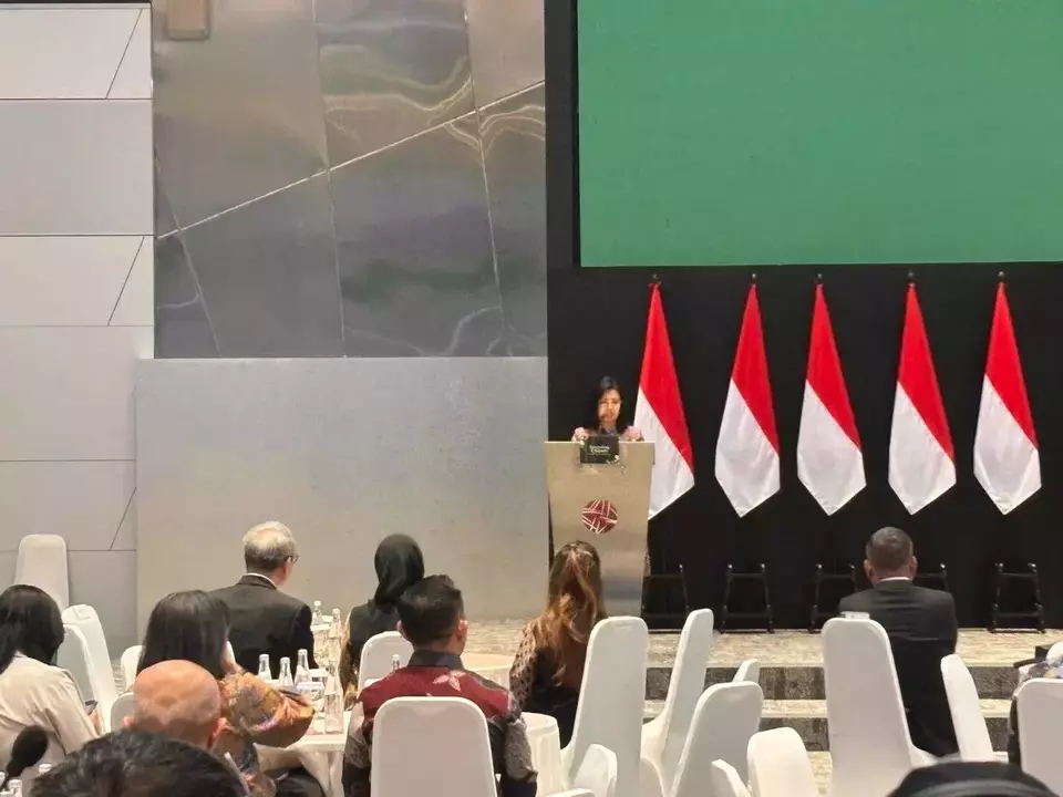 Sambutan Direktur Keuangan, Direktur Sumber Daya Manusia dan Umum PT Bursa Efek Jakarta Risa Effenita Rustam dalam acara Investing on Climate "Editors