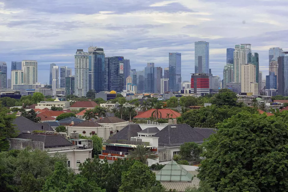 Lanskap kota di pusat bisnis Sudirman, Jakarta, Rabu (4/12/2024). (B-Universe Photo/Joanito De Saojoao)