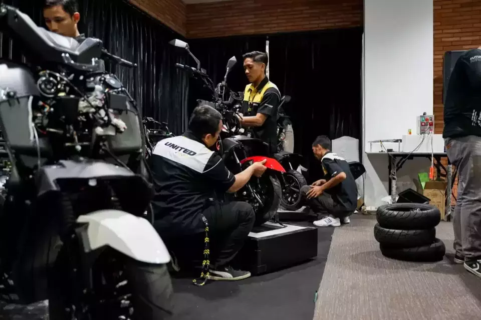 Ilustrasi Service Center Motor Listrik 