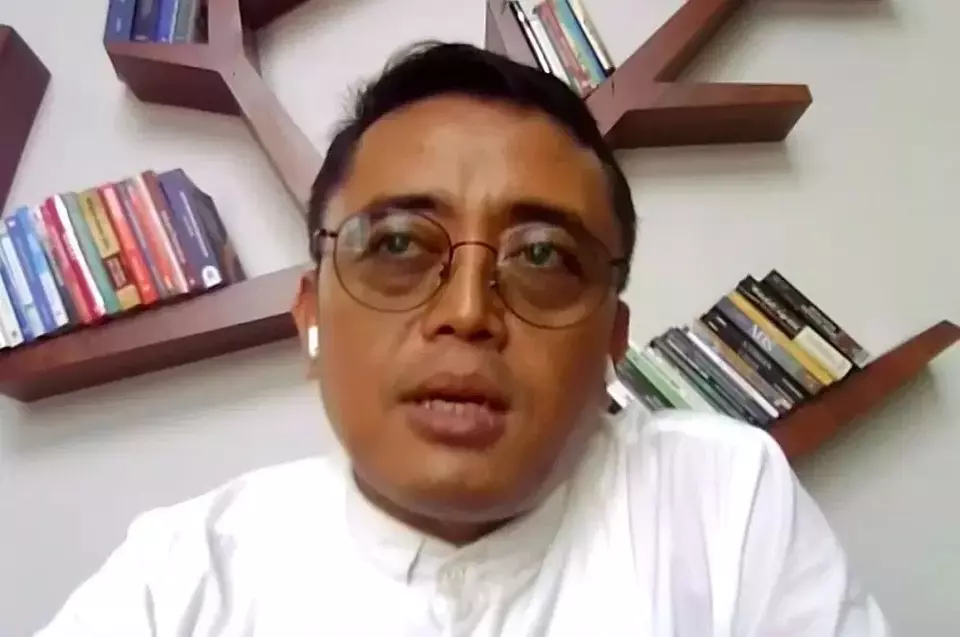Kepala Center of Macroeconomics and Finance Institute for Development of Economics and Finance (Indef), M. Rizal Taufikurahman dalam diskusi. (ANTARA/M. Baqir Idrus Alatas)