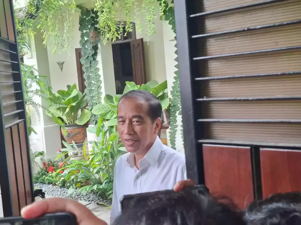 Presiden ke-7 RI, Joko Widodo (Jokowi) menegaskan masih belum masuk parpol manapun pasca tak lagi di PDIP. (Beritasatu.com/Wijayanti Putri)